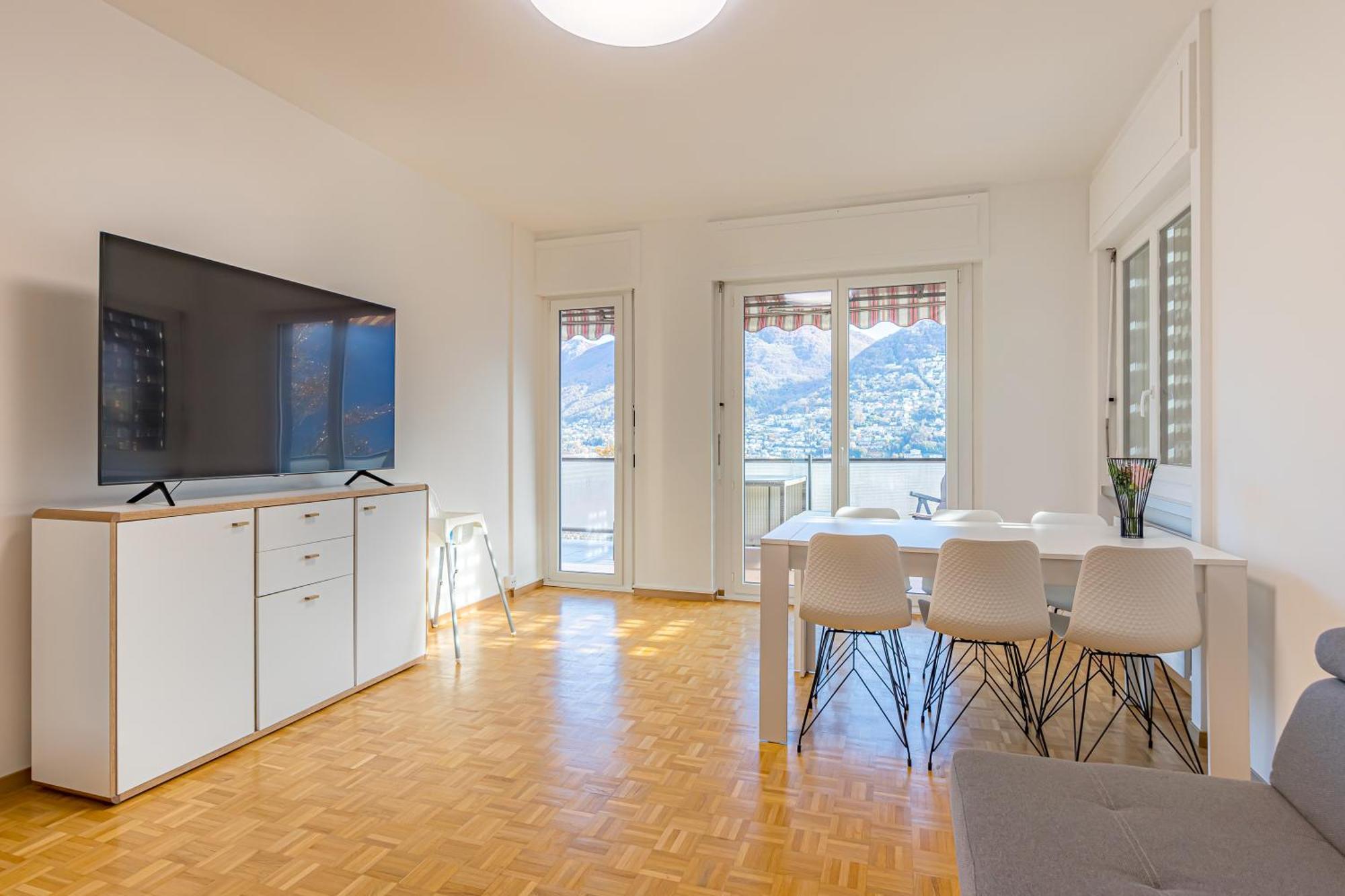 Imperial Of Lugano 4 With A Lake View Behind The Station And 10 Min From The Lake Apartman Kültér fotó