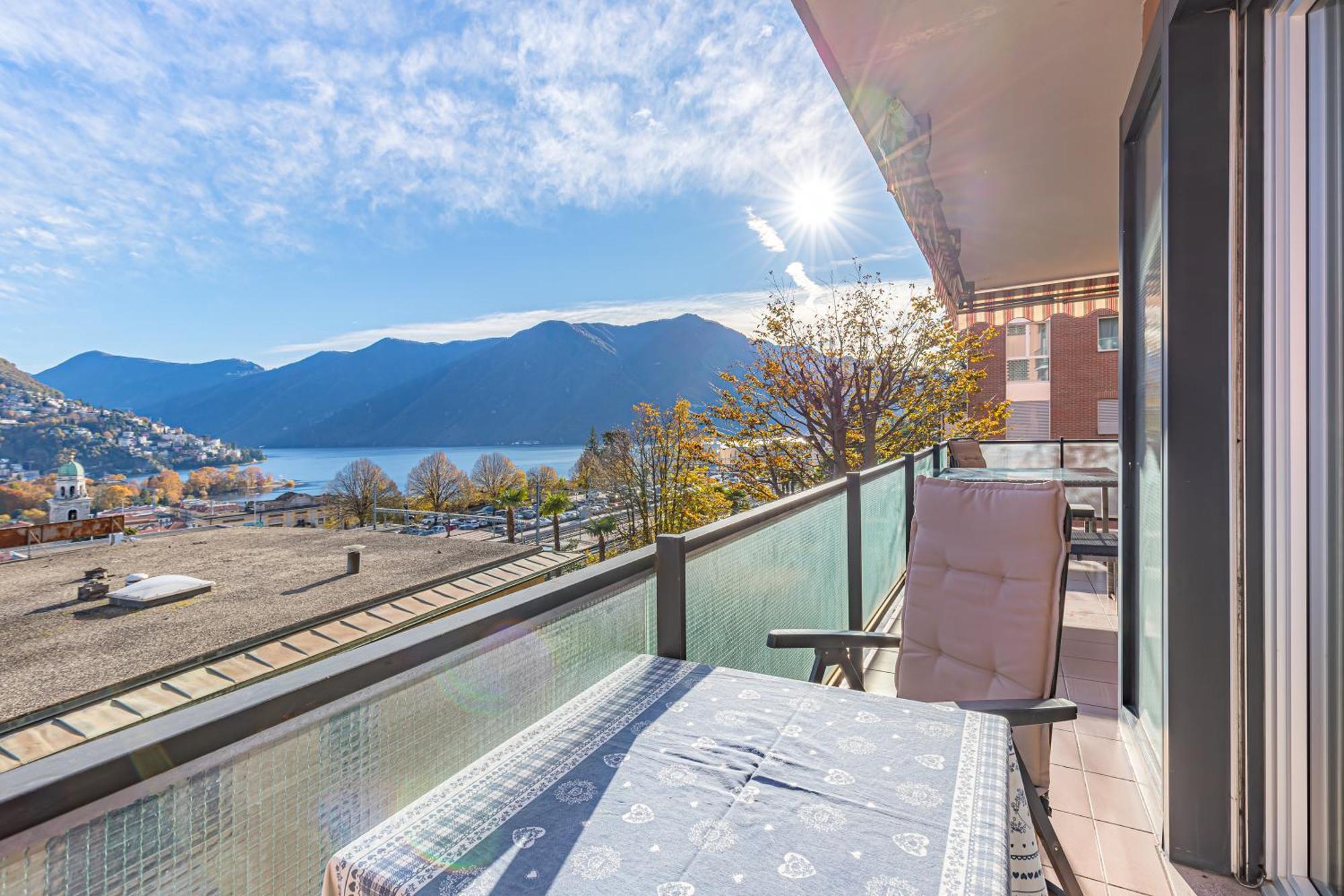 Imperial Of Lugano 4 With A Lake View Behind The Station And 10 Min From The Lake Apartman Kültér fotó